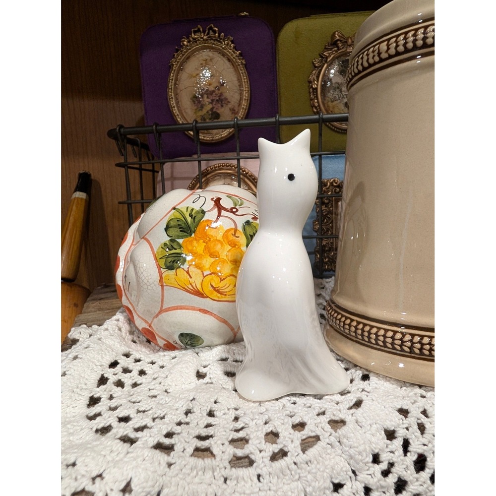 White Baking Pie Bird, Porcelain - Best Seller! - Picture 1 of 3